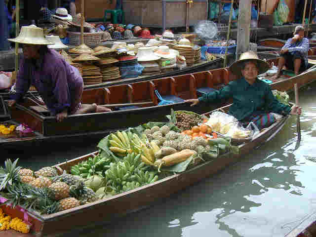 Schwimmender Markt  -  Floating Market